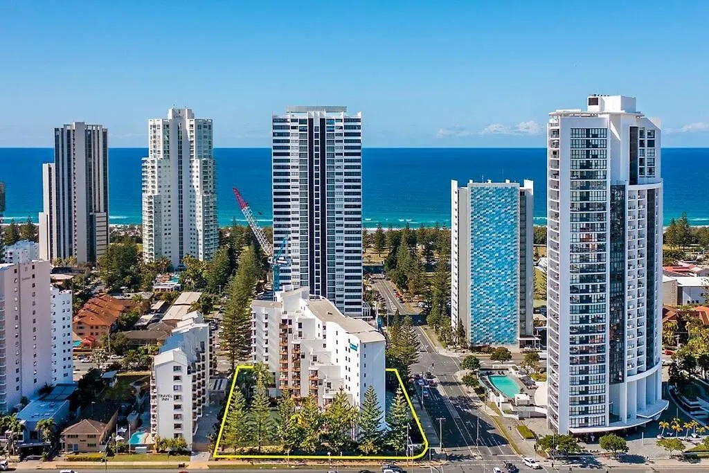 Broadbeach Beauty Walk To Beach & Free Parking Gold Coast