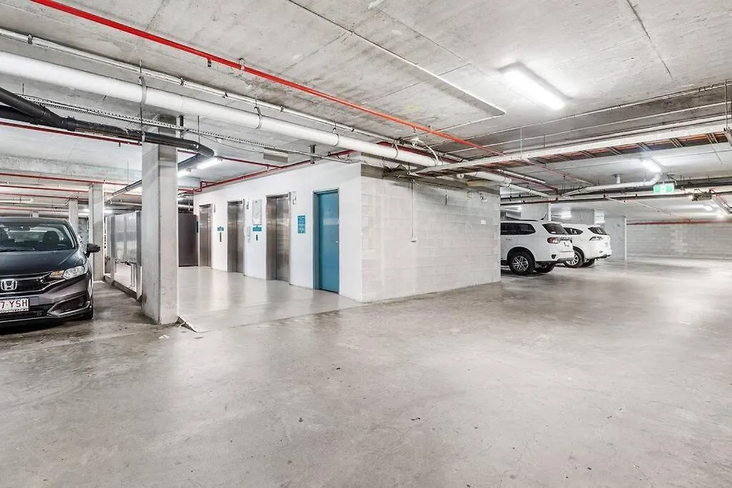 Apartment Broadbeach Beauty Walk To Beach & Free Parking Gold Coast Australia